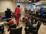 Sinterklaasfeest bij S.K.N.W.K. voor JO7-1 van vrijdag 1 december 2023 (173/180)